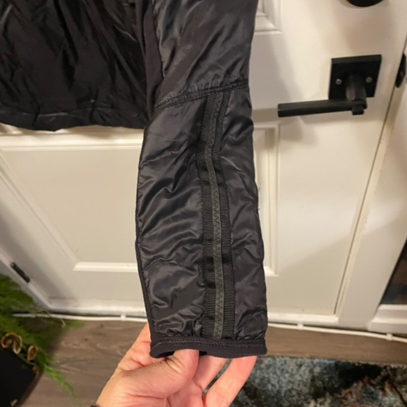 LULULEMON DOWN FOR A RUN PULLOVER - Picture 8 of 9